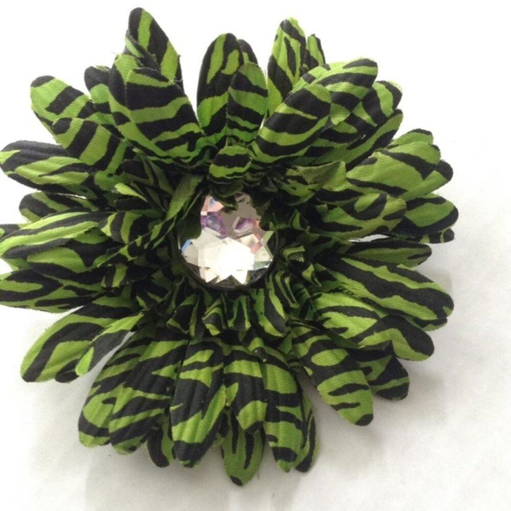 GIRLS Set of 2 Green Zebra Gerbera Hair Clips